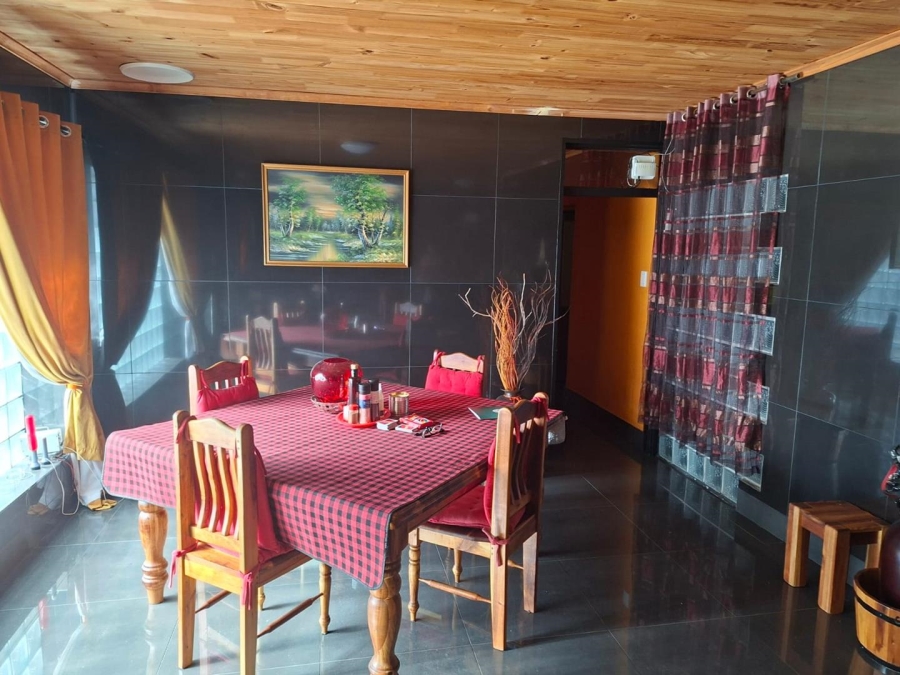 5 Bedroom Property for Sale in Protea Heights Western Cape